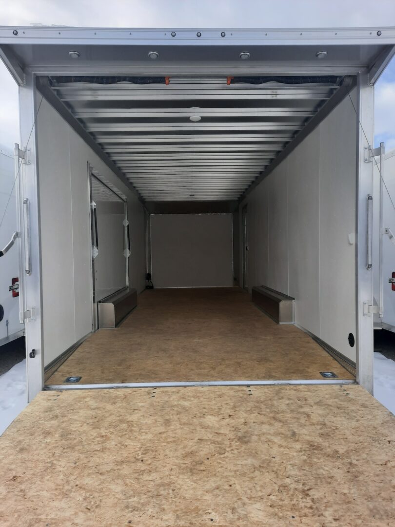 Alcom Xpress 8.5x24 Tandem Car Haul Silver - Image 3