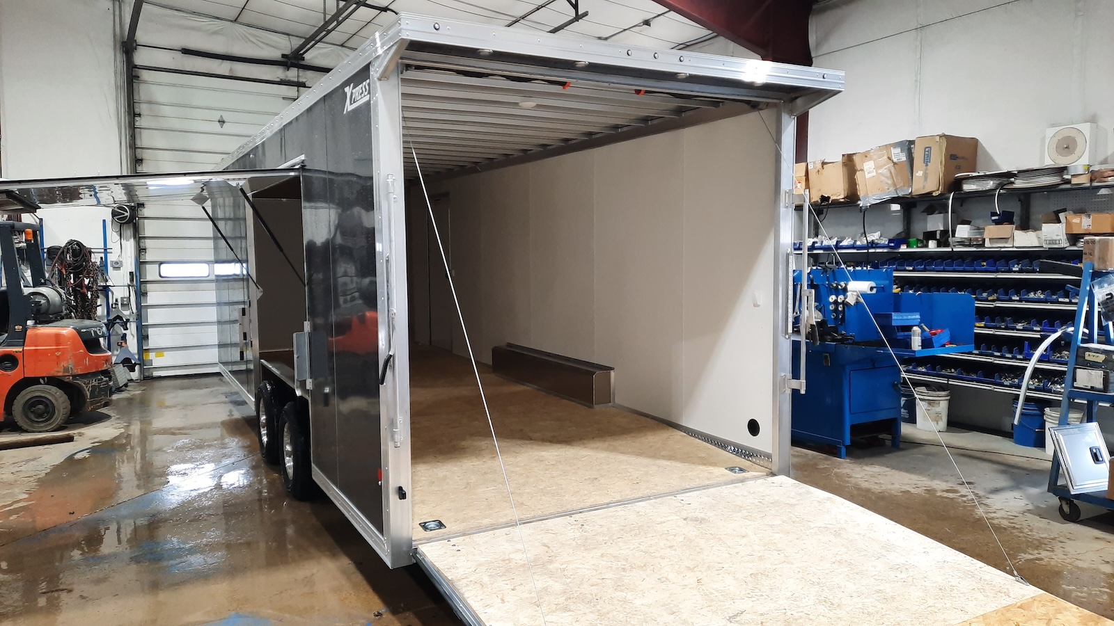 Alcom Xpress 8.5x24 Tandem Car Haul Gray - Image 3