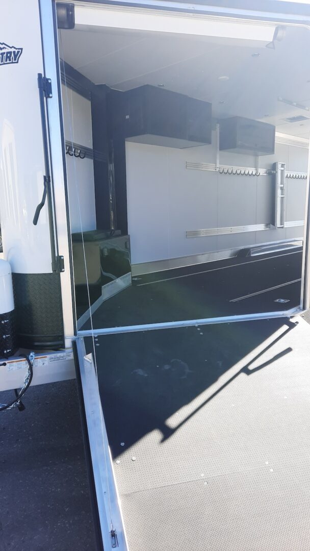 Alcom High Country 8.5x24 Tandem Sport Axle White/Silver - Image 3