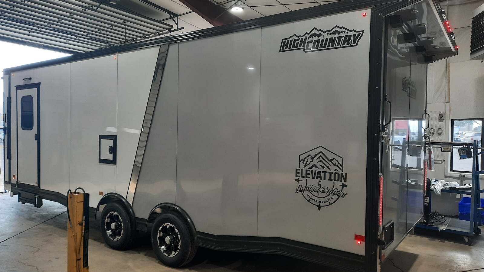 Alcom High Country 8.5x24 Tandem Sport Axle White/Silver - Image 6