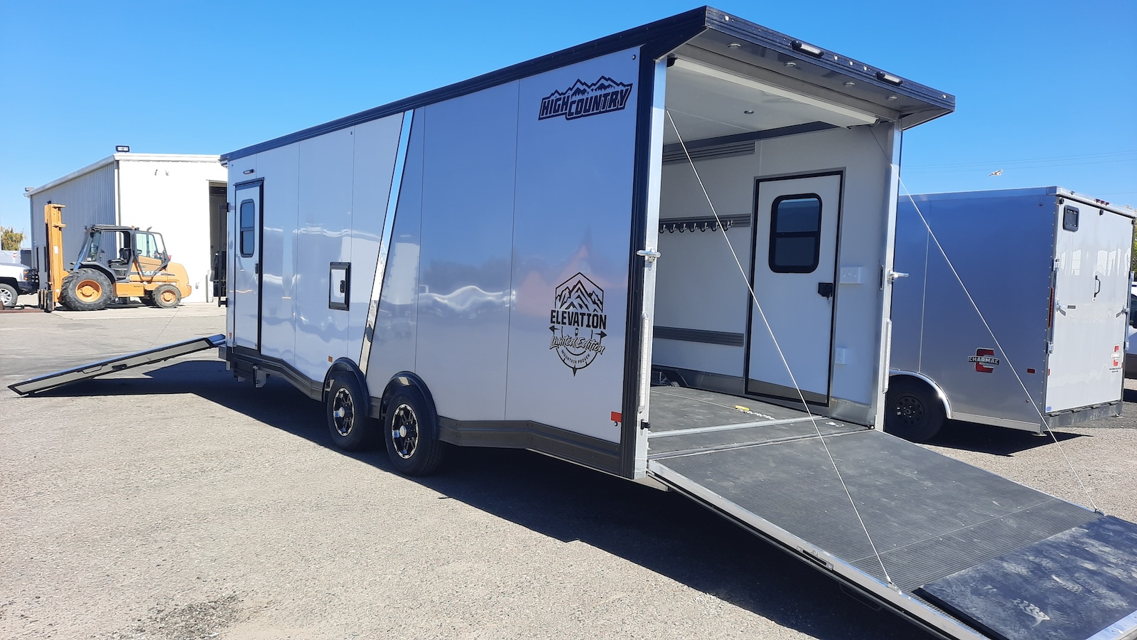 Alcom High Country 8.5x24 Tandem Sport Axle White/Silver